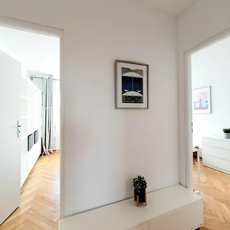Duze Mieszkanie - Bitwy Pod Plowcami Apartmán *